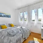 Apartment Laudato Xxl Deluxe Turanj