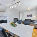 Laudato Xxl Deluxe Apartment