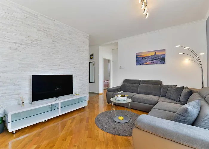 Laudato Xxl Deluxe Apartment Turanj